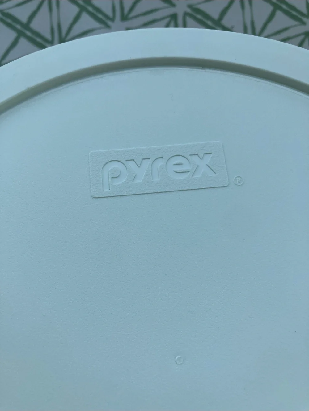 Pyrex Green Ribbed Glass Bowl with Lid, 2 Quarts